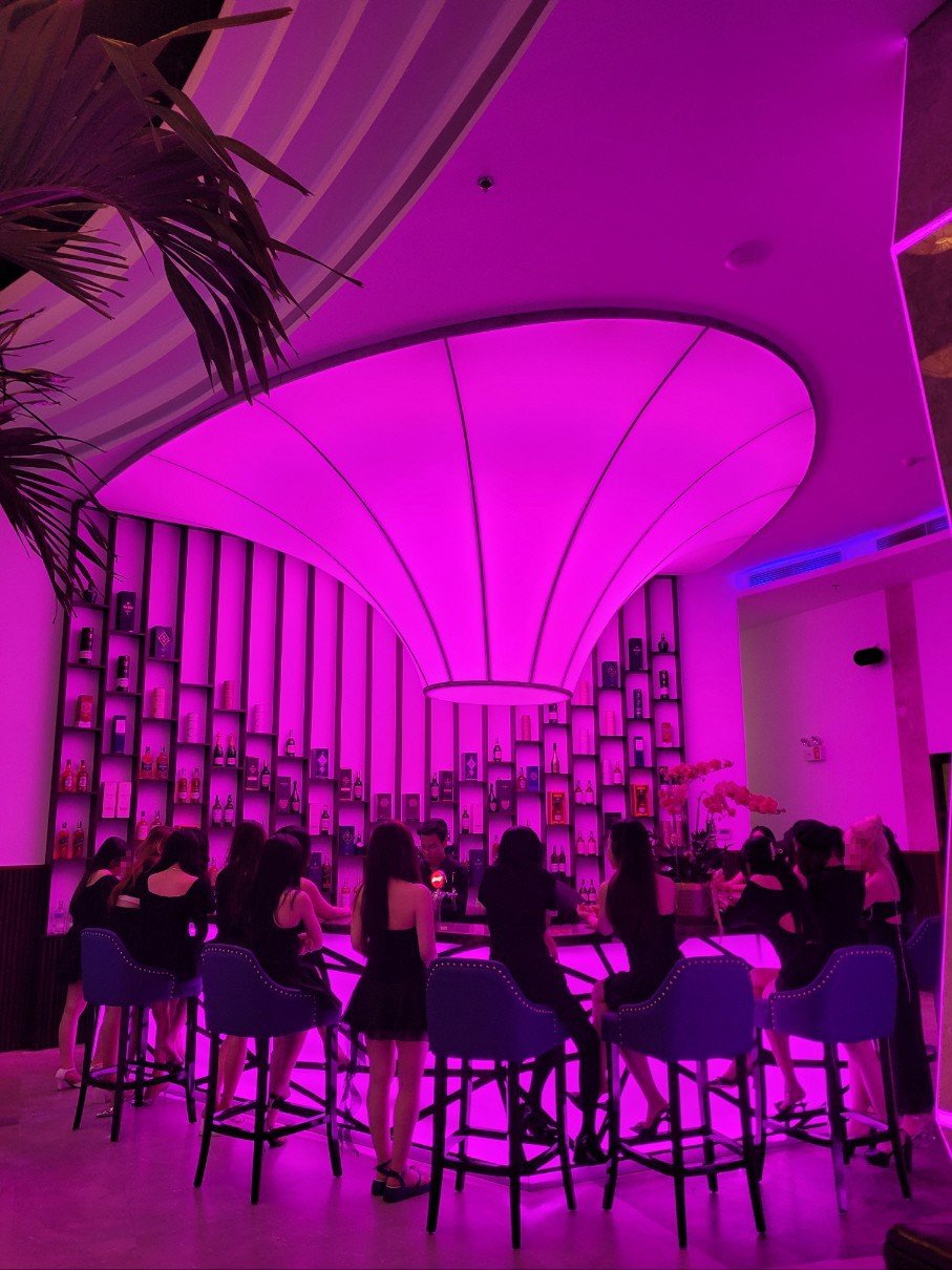 Da Nang X-BAR Lounge Talking Bar